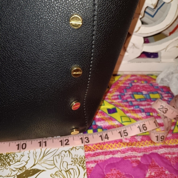 NEW! Women's Tote With Large Pouchette - Picture 2 of 5